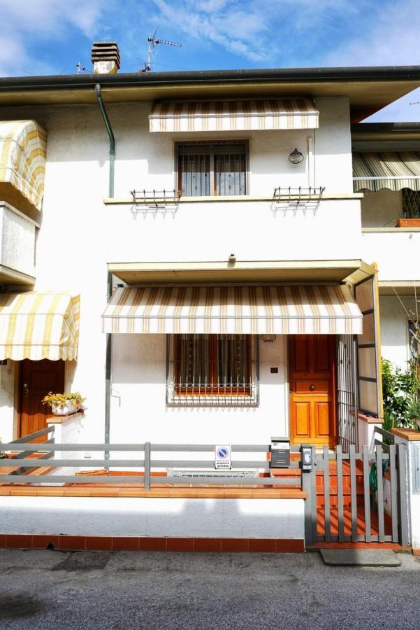 Casa Ceragioli Villa เวียเรจโจ ภายนอก รูปภาพ