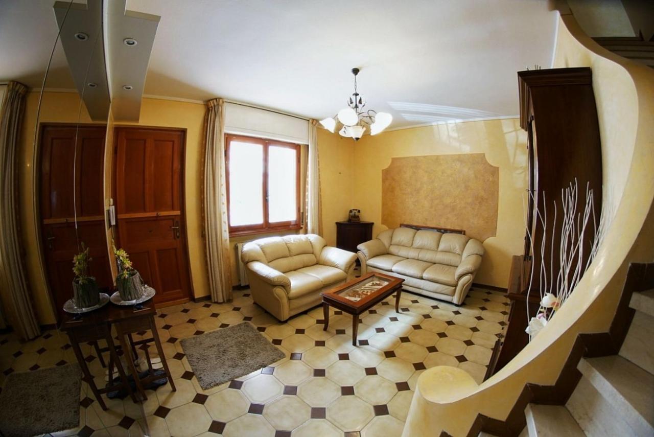 Casa Ceragioli Villa เวียเรจโจ ภายนอก รูปภาพ